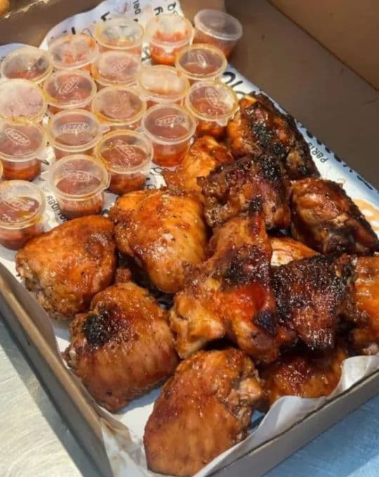 Grilled chicken wings